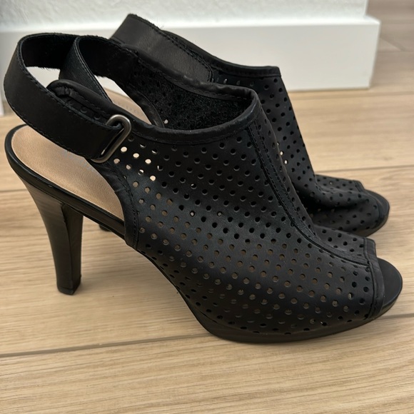 AUDREY BROOKE Peep Toe Rocker Heel with Velcro Strap - Never worn - Picture 1 of 5